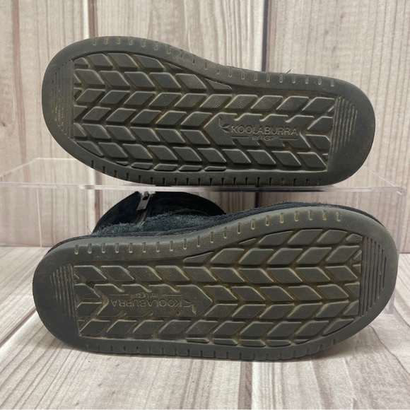 Koolaburra by UGG Girls Size 1 Black Leather Shearling Short Zip Side Boot - Picture 3 of 7